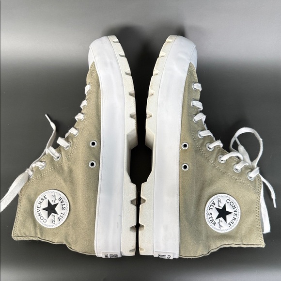 Converse Women Canvas Utility Chuck Taylor All Star Lugged Sneakers - Picture 2 of 9